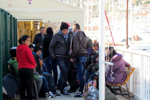 Çeşme'de 38 yabancı uyruklu yakalandı