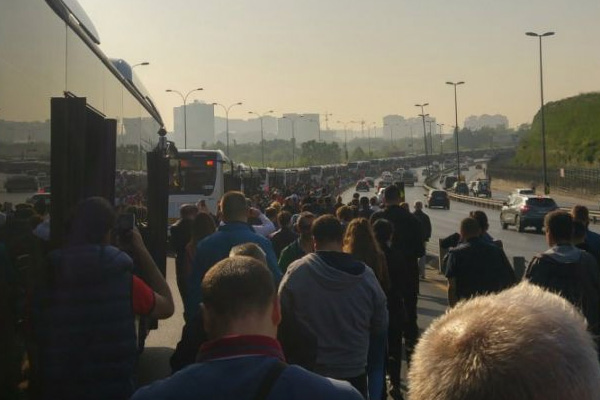 Metrobüs seferleri aksadı
