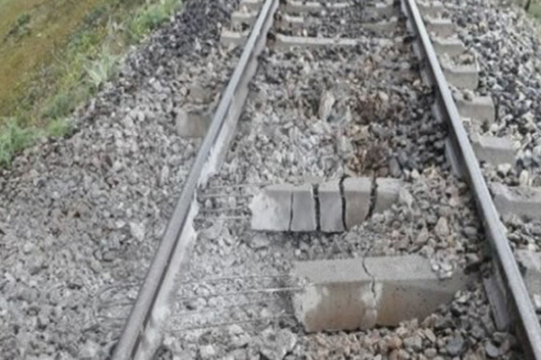 Bingöl'de tren geçişi sırasında patlama