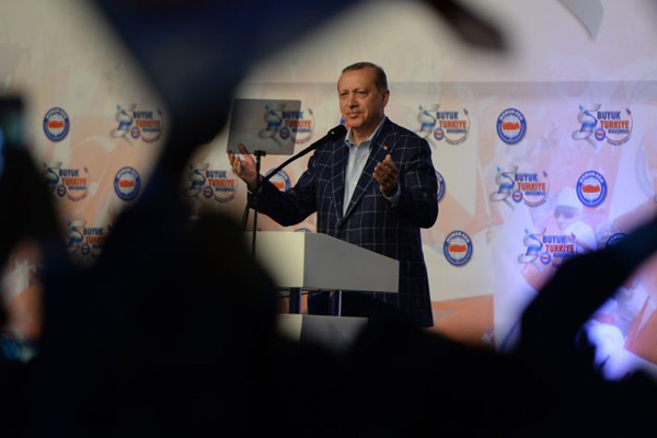 'Bir tokat İslamcılara, bir tokat tetikçilere'