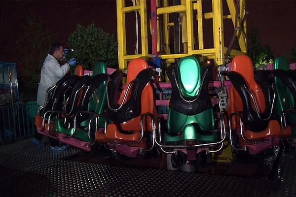 Lunaparkta eğlence aracının halatı koptu: 10 yaralı