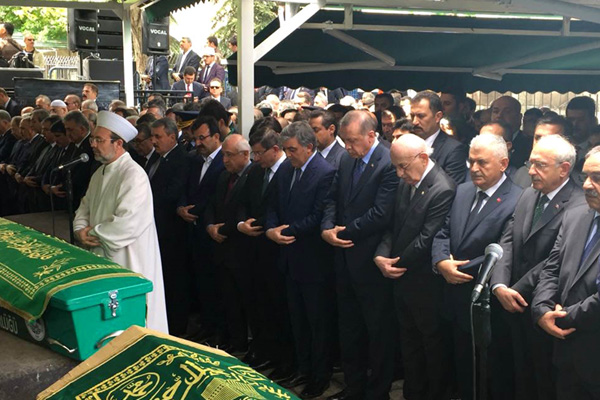 Abdullah Gül'ün babası toprağa verildi