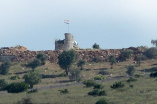 PYD bölgesine Rus bayrağı asıldı