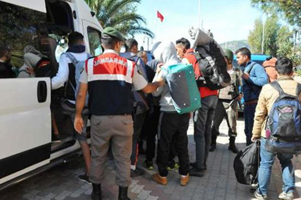 Çanakkale’de 49 yabancı uyruklu yakalandı