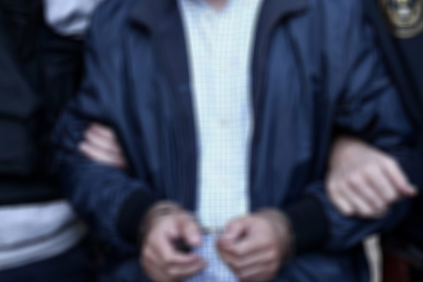 İki bakanlıkta FETÖ operasyonu! Çok sayıda gözaltı var!