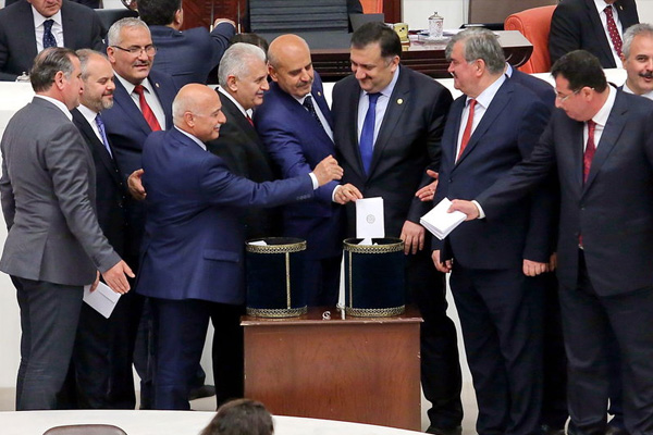 TBMM'de HSK'ya üyelik seçimi başladı