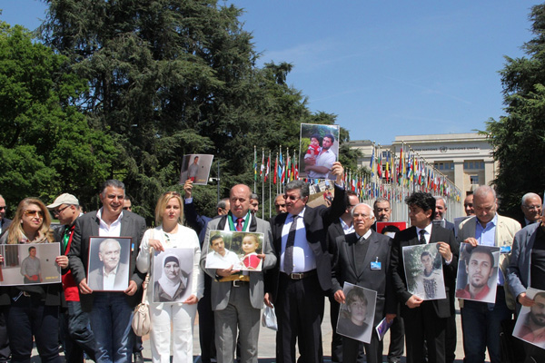 Cenevre'de Esed'e 'cezaevi' protestosu