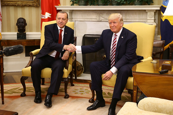Selvi: Erdoğan, Trump ile görüşürken McGurk Kobani'de YPG'lilerle toplantıdaydı