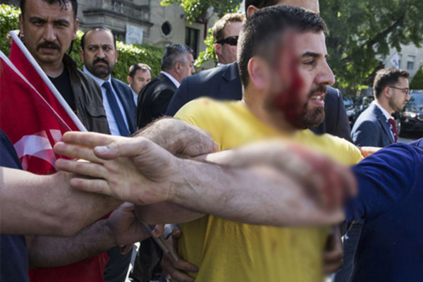 'Amerikalı Türkler, PKK yandaşlarına karşı nefsi müdafaa yaptı'