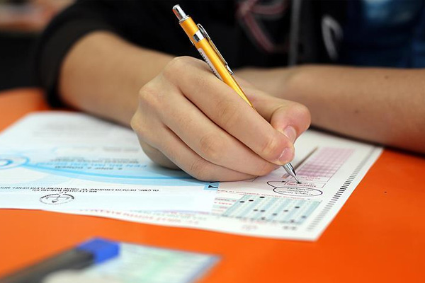 Mazeret sınavlarının ilk gün oturumu başladı