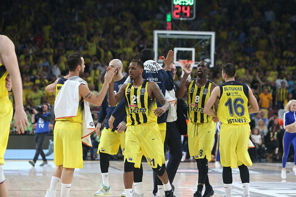 Fenerbahçe finalde!