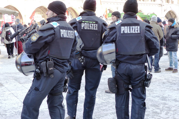 Almanya'da bomba alarmı