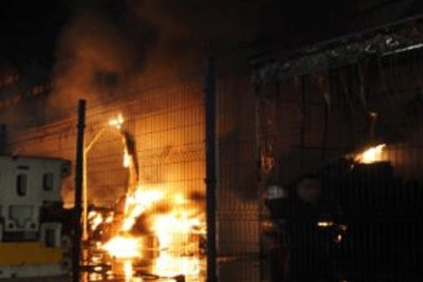 Kocaeli'de korkutan yangın!