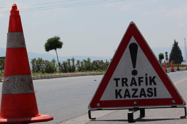 Ankara'da öğrenci servisi devrildi: 10 yaralı