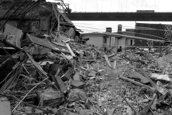 Yıkılan Reina’nın yerine ne yapılacak?