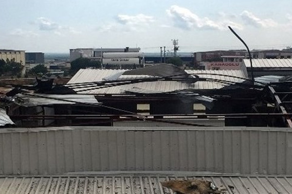 Adana'da boya kazanında patlama