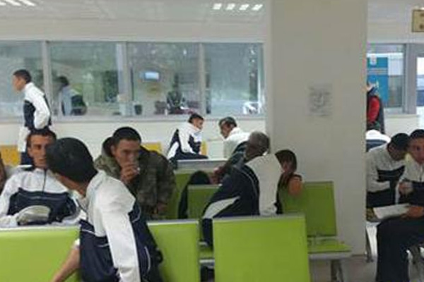 Kışlada yaşanan gıda zehirlenmesi için kriz masası kuruldu