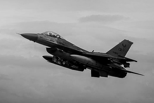 Irak'ın kuzeyine hava harekatı