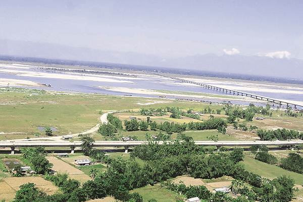 Hindistan'ın en uzun köprüsü trafiğe açıldı
