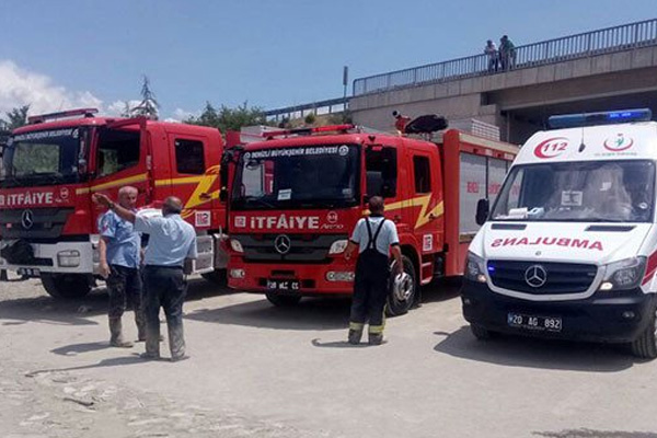 Beton mikseri köprüden düştü: 1 yaralı