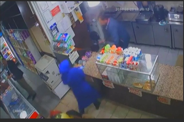 Kartal'da hastane kantinindeki silahlı saldırı güvenlik kamerasında