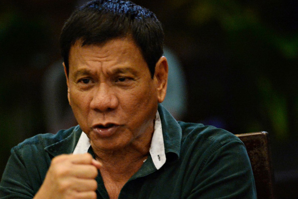 Duterte, Moro İslami Kurtuluş Cephesi'nden yardım istedi