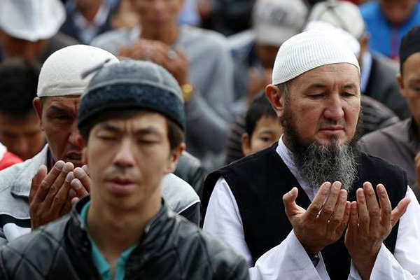Kırgızistan'da sokakta İslami davet yasaklanıyor