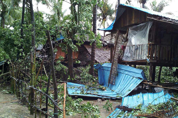 Bangladeş ve Myanmar'ı kasırga vurdu