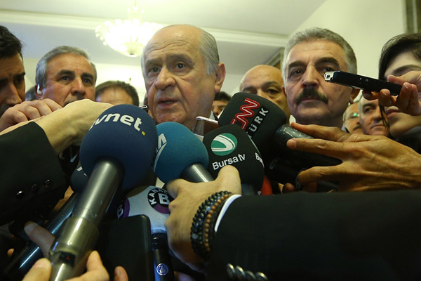 Bahçeli'den, Genelkurmay Başkanı Akar'a destek geldi