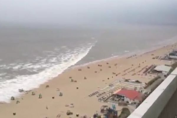 Meteotsunami sahili yerle bir etti!