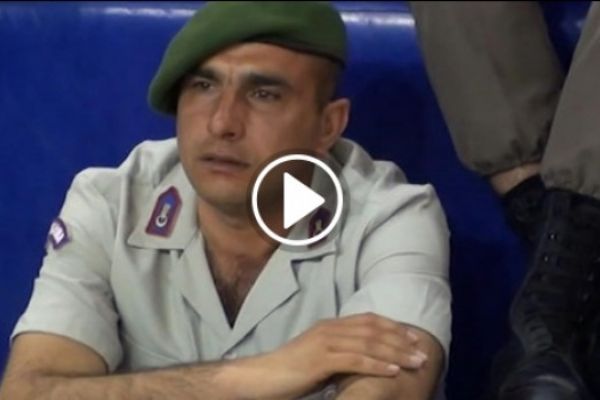 Yemin törenine aileleri gelmeyince gözyaşlarını tutamadılar