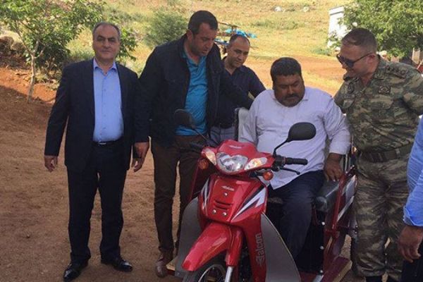 Şehit babasına engelli motosikleti alındı