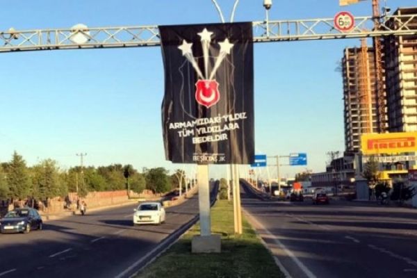 Diyarbakır Beşiktaş bayraklarıyla donatıldı