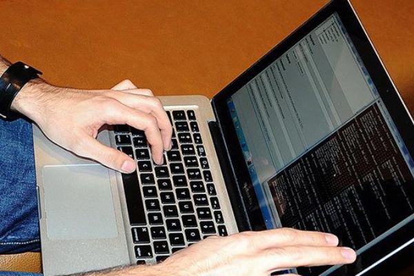 Hacker saldırıları bölgeyi 'siber savaş' arenasına çevirdi