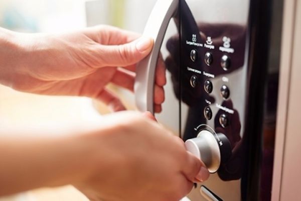 Asla mikrodalgaya bunu koymayın!