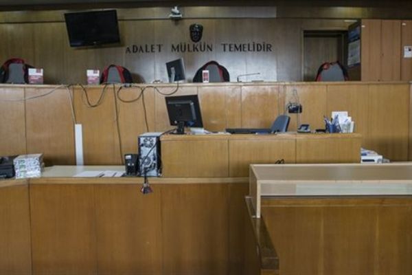 Babaya 'tokat' cezası: Ödemezse 10 ay hapis yatacak