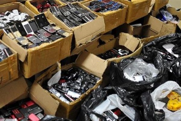 Ömrü biten cep telefonları 'altın' değerinde olduğunu biliyormusunuz?