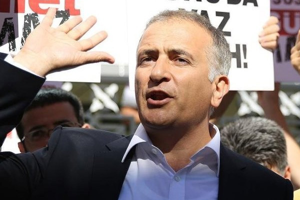 Ekrem Dumanlı: Hemen İstanbul'a ineyim ama...