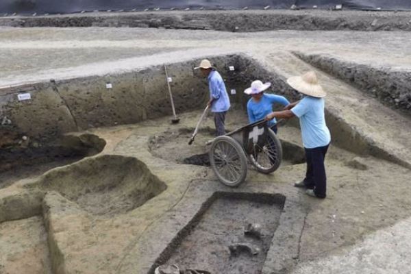 Tam bin yıllık! Evlerin arasında bulundu