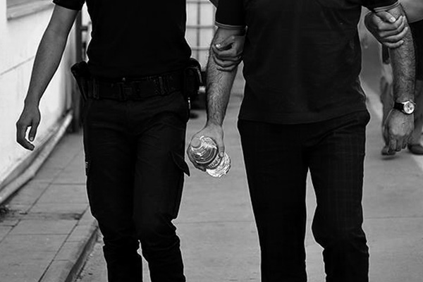 İzmir'de 685 gözaltı