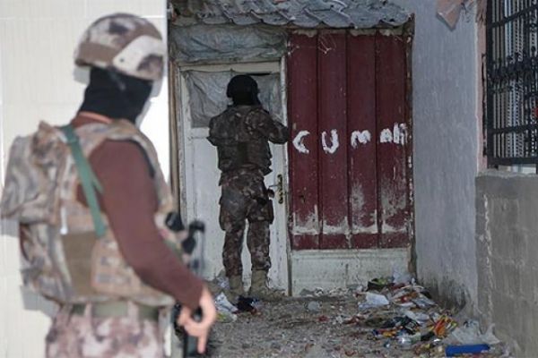 Ağrı ve İzmir'de terör operasyonu: 7 kişi gözaltında