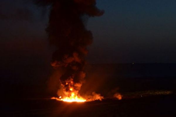 Adana'da ham petrol boru hattında yangın çıktı