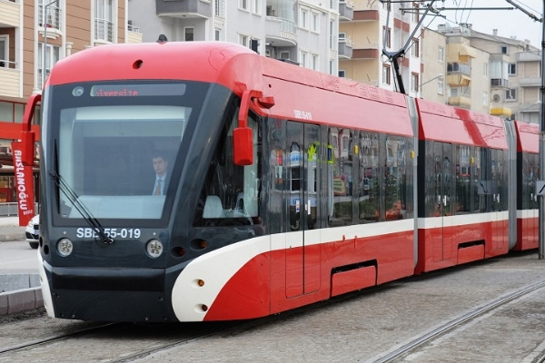 Tramvaylar çarpıştı! Seferler aksadı!