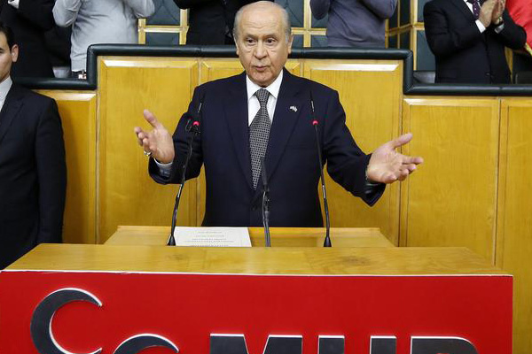 Bahçeli: Rakka operasyonu danışıklı dövüştür