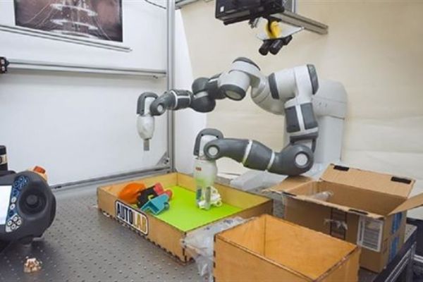 Hassas kavramaya sahip robot üretildi