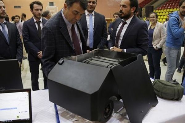 Askerler için yük taşıyacak otonom robot geliştirildi