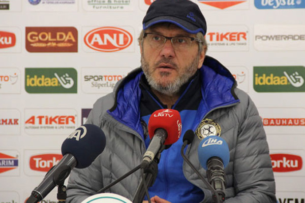 Konyaspor'un yeni teknik direktörü belli oldu