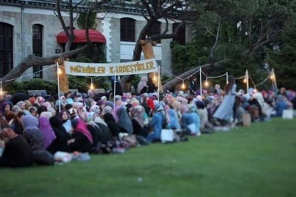 Boğaziçi Üniversitesi'nde iftar sofrası