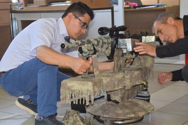 Balıkesir'de hurda parçalardan havalı silah ürettiler