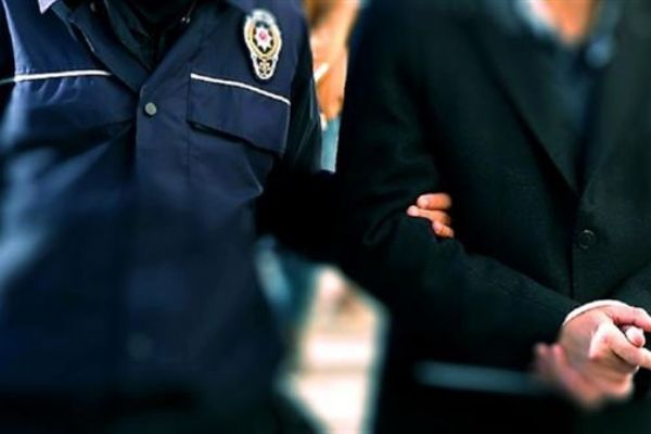 İstanbul'da 60 adrese FETÖ baskını